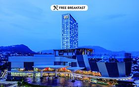 Hotel Santika Premiere Lampung